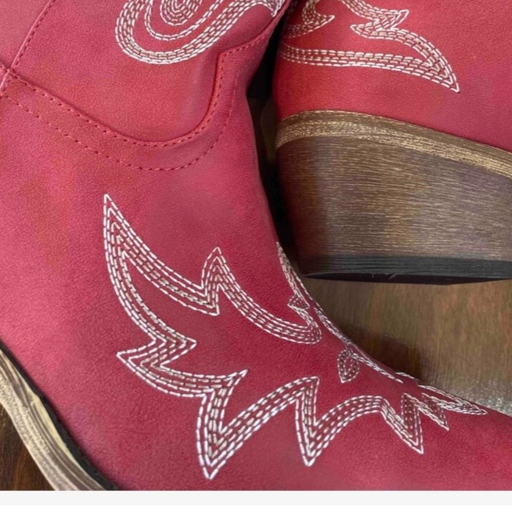 Red cowgirl boots - Picture 2 of 2